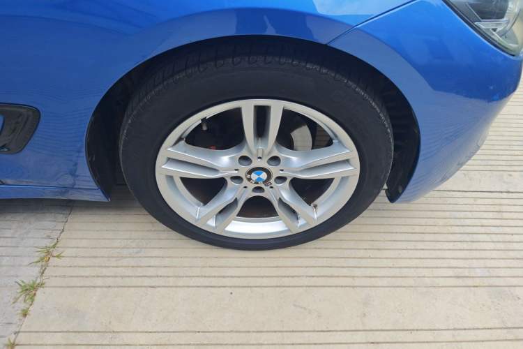 Used BMW 3 Series GT 2019 320i M Sport Right Front Wheel Hub