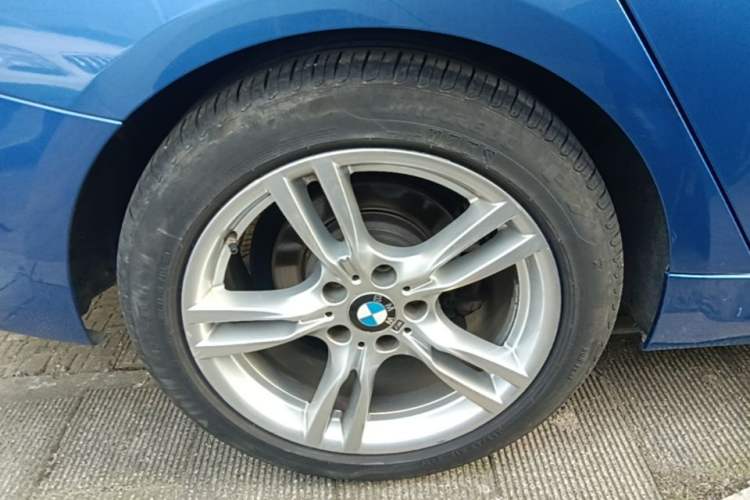 Used BMW 3 Series GT 2019 320i M Sport Package Right Rear Wheel Hub