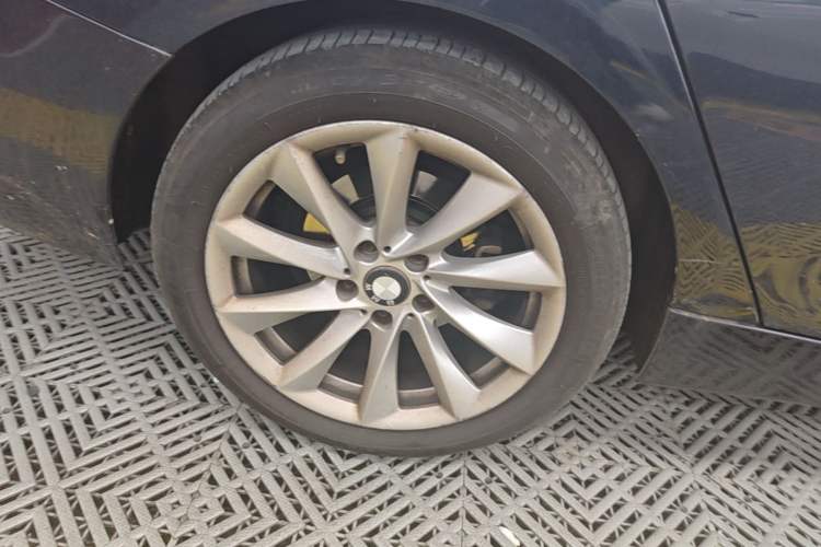Used BMW 3 Series GT 2019 320i Sport Edition Right Rear Wheel Hub
