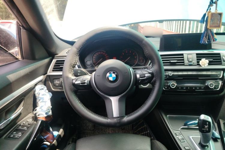 Used BMW 3 Series GT 2019 320i M Sport Package Steering Wheel