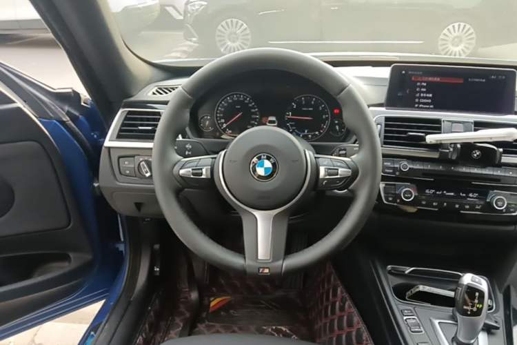 Used BMW 3 Series GT 2019 320i M Sport Package Steering Wheel