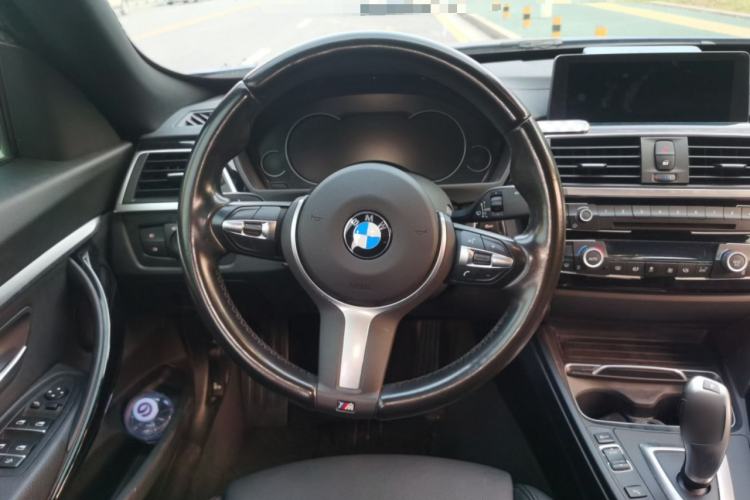Used BMW 3 Series GT 2019 320i M Sport Package Steering Wheel