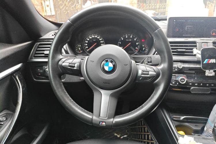 Used BMW 3 Series GT 2019 320i M Sport Package Steering Wheel