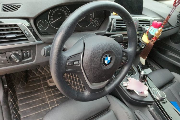 Used BMW 3 Series GT 2019 320i Sport Edition Steering Wheel