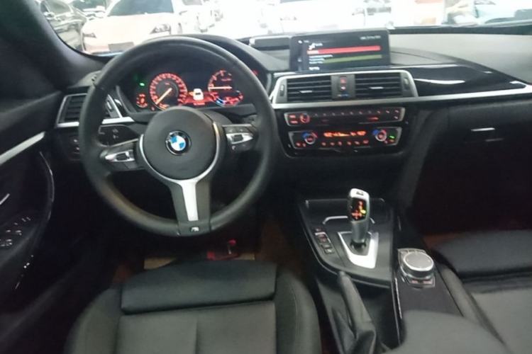 Used BMW 3 Series GT 2019 320i Sport Edition Steering Wheel