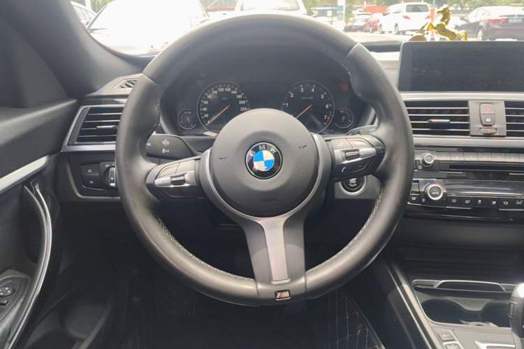 Used BMW 3 Series GT 2019 320i M Sport Package Steering Wheel
