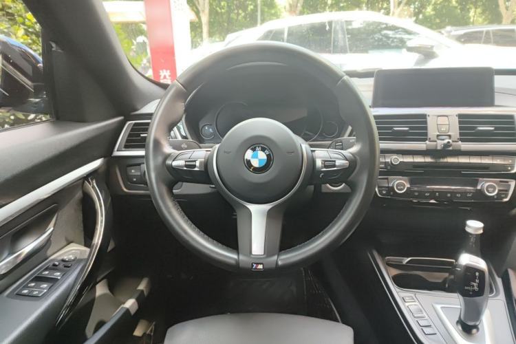 Used BMW 3 Series GT 2019 320i M Sport Package Steering Wheel