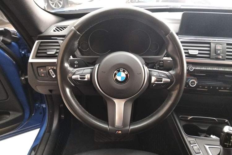 Used BMW 3 Series GT 2019 320i M Sport Package Steering Wheel