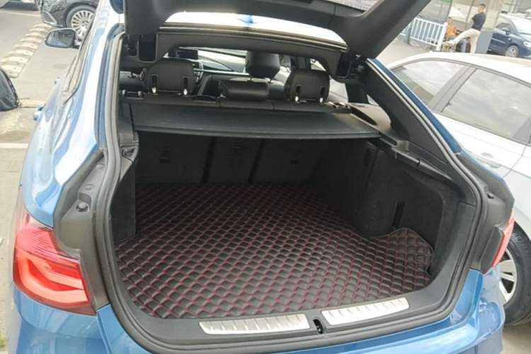 Used BMW 3 Series GT 2019 320i M Sport Package Trunk