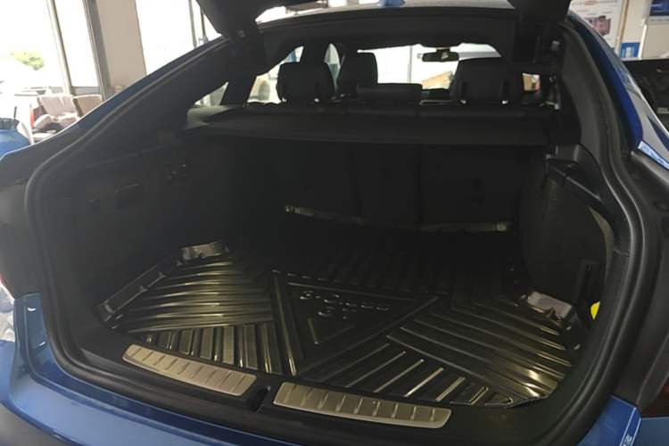 Used BMW 3 Series GT 2019 320i M Sport Package Trunk