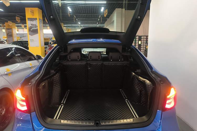 Used BMW 3 Series GT 2019 320i M Sport Package Trunk