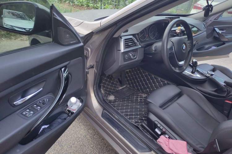 Used BMW 3 Series GT 2019 320i Sport Edition Driver Seat