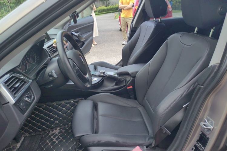 Used BMW 3 Series GT 2019 320i Sport Edition Left Front Seat