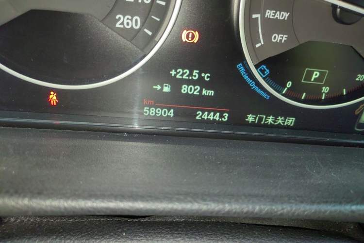 Used BMW 3 Series GT 2019 320i Sport Edition Odometer Close Up