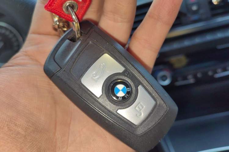 Used BMW 3 Series GT 2019 320i Sport Edition Vehicle Key