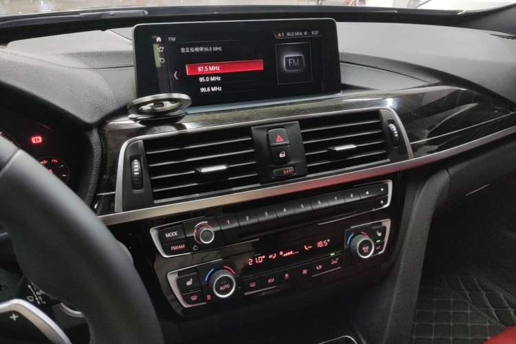 Used BMW 3 Series GT 2019 330i xDrive M Sport Night Edition Audio And AC Panel