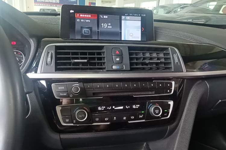 Used BMW 3 Series GT 2019 320i M Sport Night Edition Audio And AC Panel