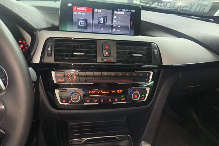 Used BMW 3 Series GT 2019 320i M Sport Audio And AC Panel