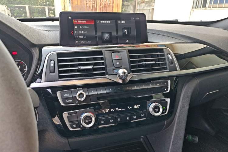 Used BMW 3 Series GT 2019 320i M Sport Audio And AC Panel