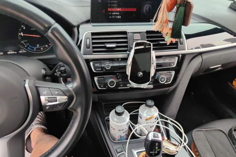 Used BMW 3 Series GT 2019 320i M Sport Package Audio And AC Panel