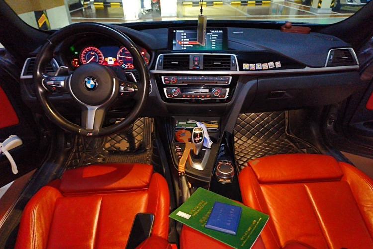 Used BMW 3 Series GT 2019 320i M Sport Night Edition Center Console