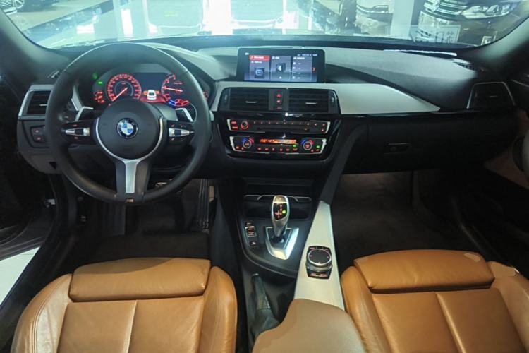 Used BMW 3 Series GT 2019 320i M Sport Center Console