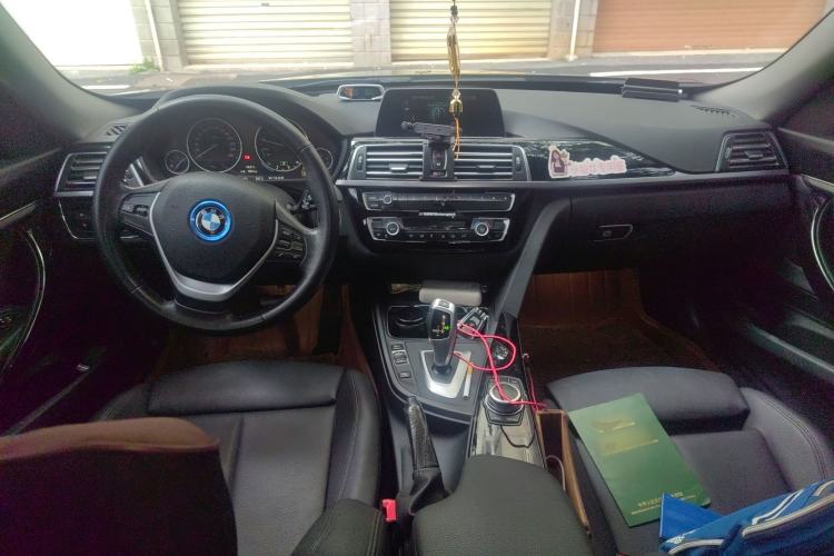 Used BMW 3 Series GT 2019 320i Sport Edition Center Console