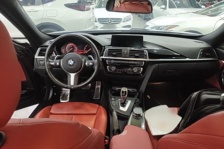 Used BMW 3 Series GT 2019 320i M Sport Night Edition Center Console
