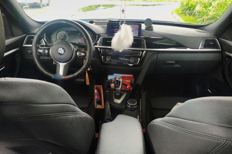 Used BMW 3 Series GT 2019 320i M Sport Package Center Console