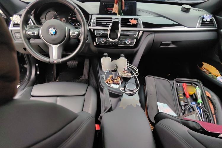Used BMW 3 Series GT 2019 320i M Sport Package Center Console
