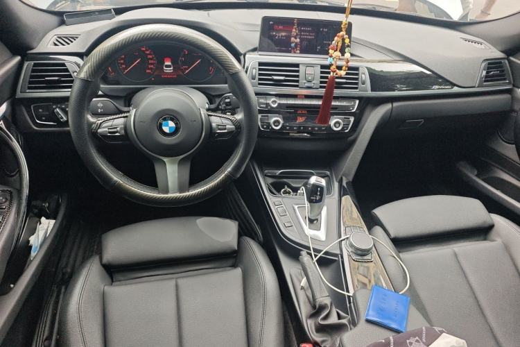 Used BMW 3 Series GT 2019 320i M Sport Package Center Console