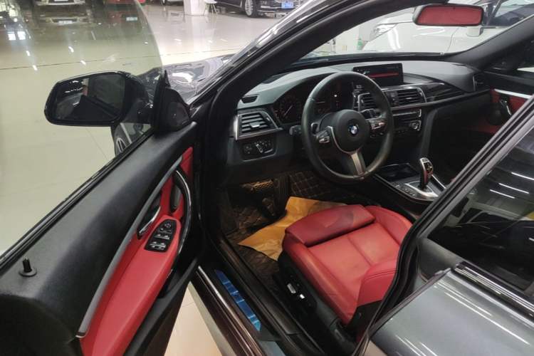Used BMW 3 Series GT 2019 330i xDrive M Sport Night Edition Driver Seat