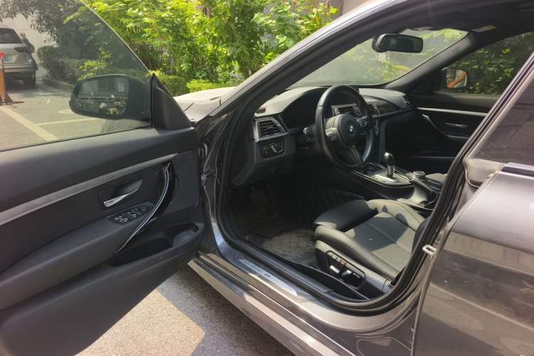 Used BMW 3 Series GT 2019 320i M Sport Package Driver Seat