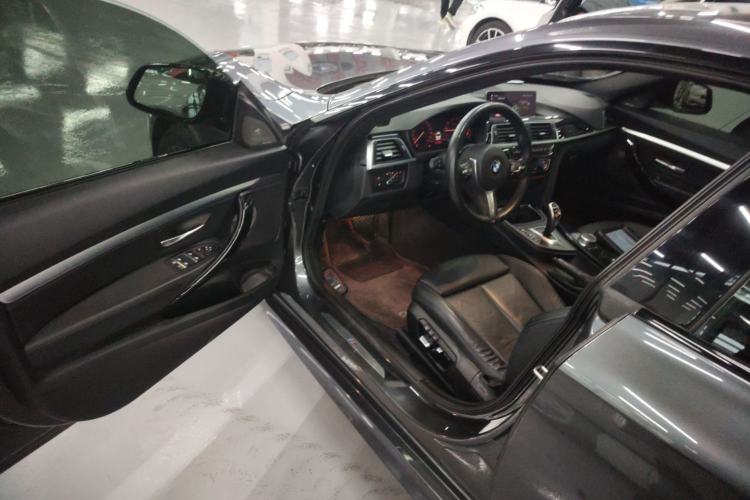 Used BMW 3 Series GT 2019 320i M Sport Night Edition Driver Seat