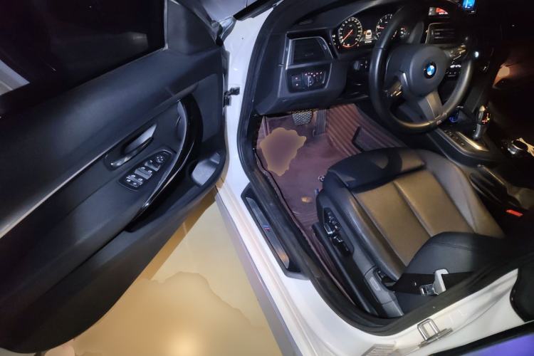 Used BMW 3 Series GT 2019 320i M Sport Package Driver Seat