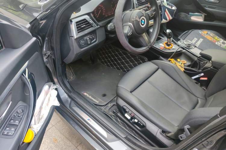 Used BMW 3 Series GT 2019 320i M Sport Package Driver Seat