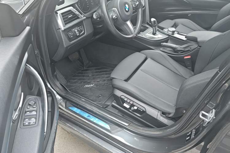Used BMW 3 Series GT 2019 320i M Sport Package Driver Seat