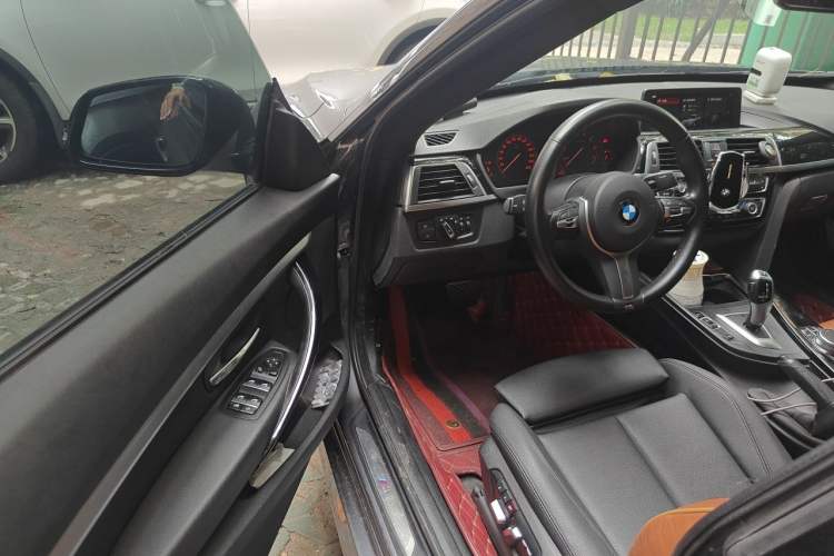 Used BMW 3 Series GT 2019 320i M Sport Package Driver Seat