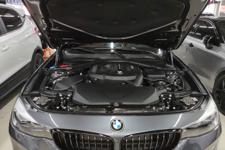 Used BMW 3 Series GT 2019 330i xDrive M Sport Night Edition Engine Bay