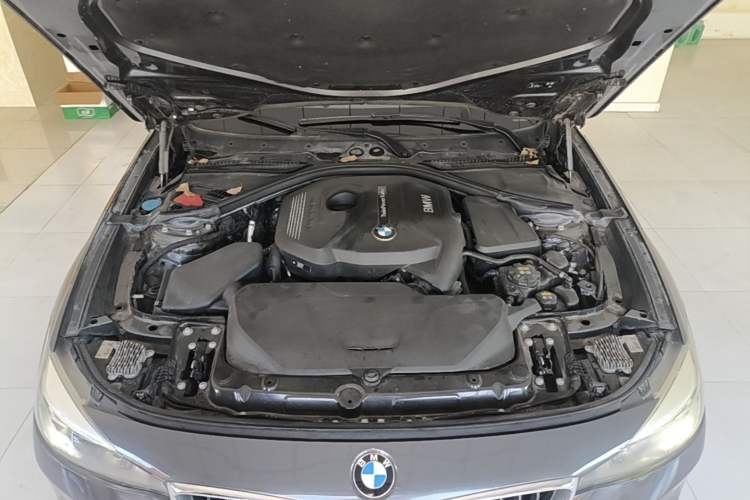 Used BMW 3 Series GT 2019 320i M Sport Engine Bay