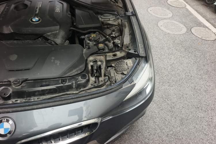 Used BMW 3 Series GT 2019 320i M Sport Package Engine Bay Left