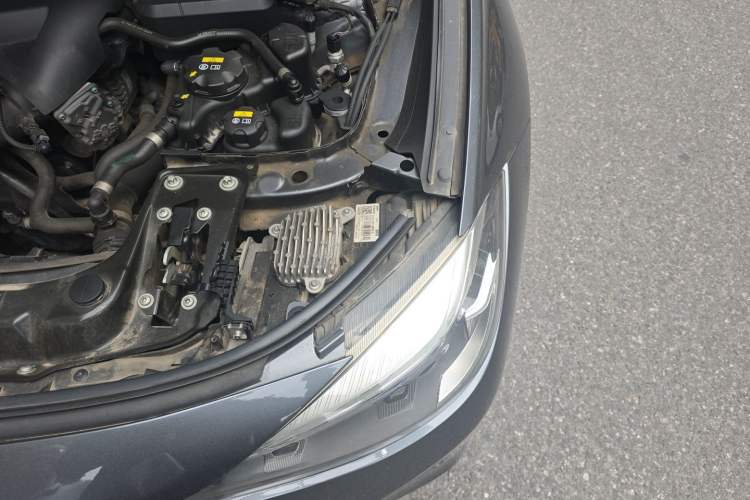 Used BMW 3 Series GT 2019 320i M Sport Engine Bay Left