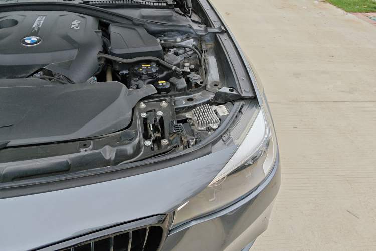 Used BMW 3 Series GT 2019 330i xDrive M Sport Night Edition Engine Bay Left