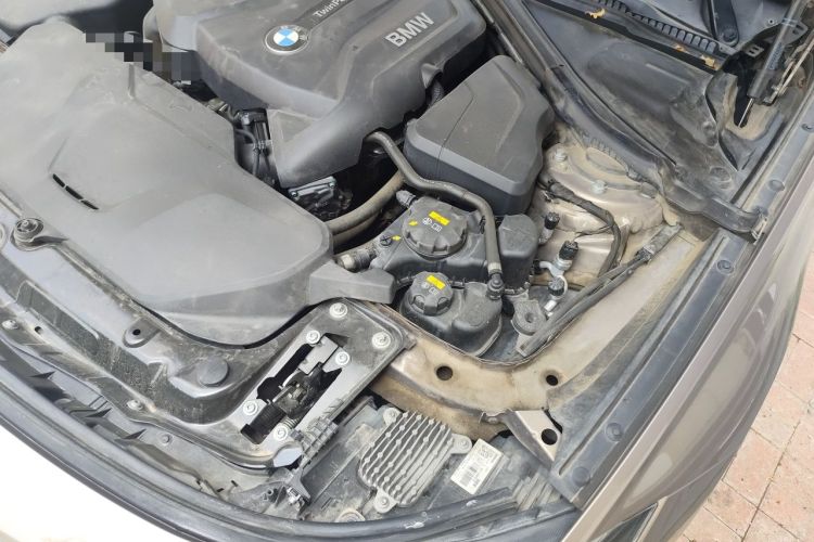 Used BMW 3 Series GT 2019 320i Sport Edition Engine Bay Left