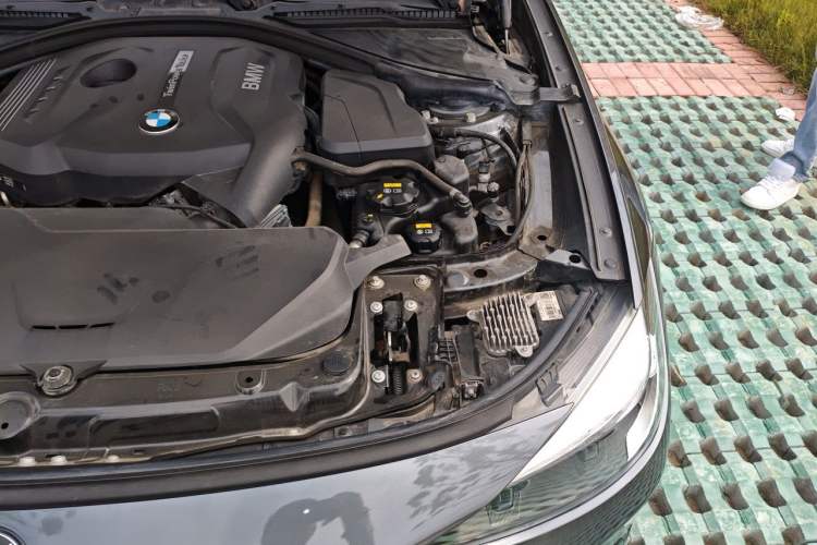 Used BMW 3 Series GT 2019 330i xDrive M Sport Night Edition Engine Bay Left