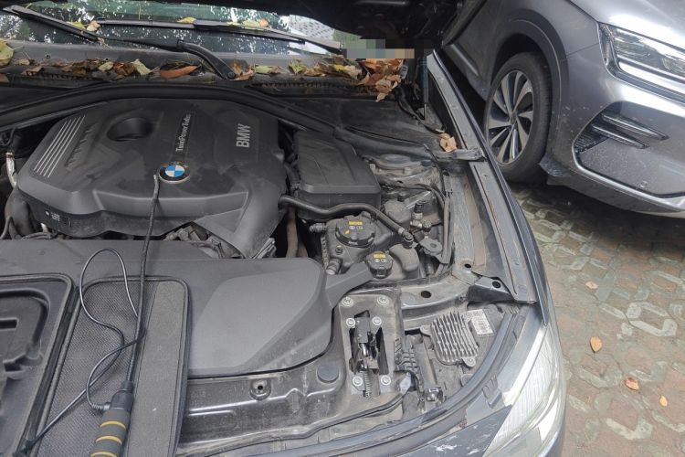 Used BMW 3 Series GT 2019 320i M Sport Package Engine Bay Left