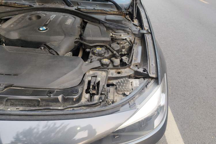 Used BMW 3 Series GT 2019 320i M Sport Package Engine Bay Left