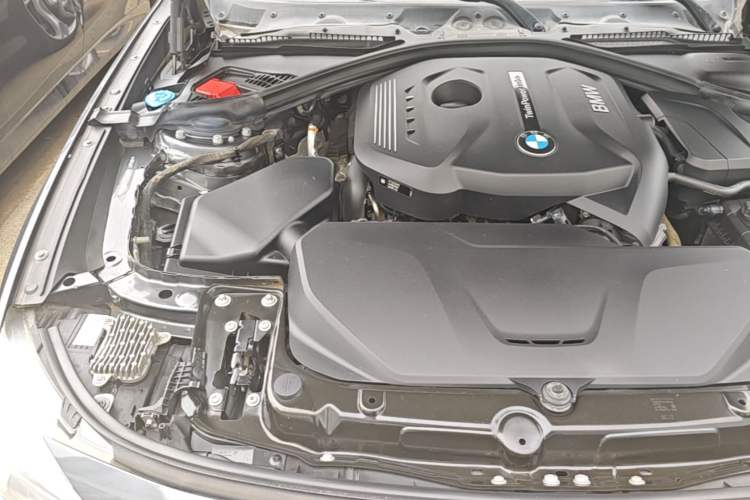 Used BMW 3 Series GT 2019 320i M Sport Package Engine Bay Right