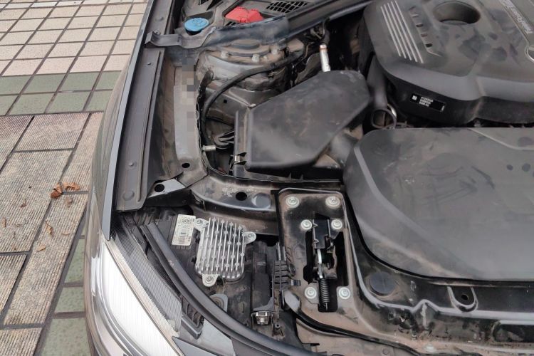 Used BMW 3 Series GT 2019 320i M Sport Package Engine Bay Right