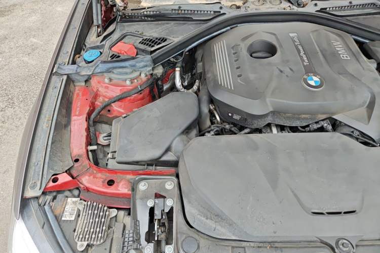 Used BMW 3 Series GT 2019 320i Sport Edition Engine Bay Right